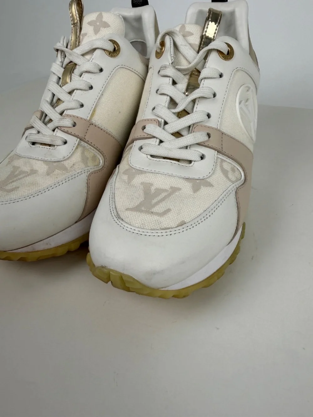 LOUIS VUITTON Run Away White Leather Fabric Monogram Sneakers 36.5, 6.5